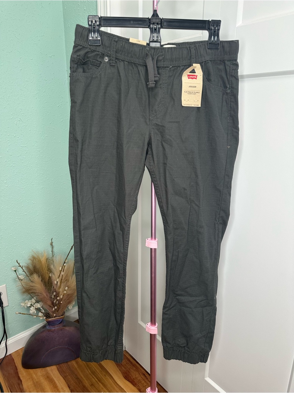 Levi's Boys Dark Ripstop Gray Jogger Pants with Drawstring Waist NWT Large casua
